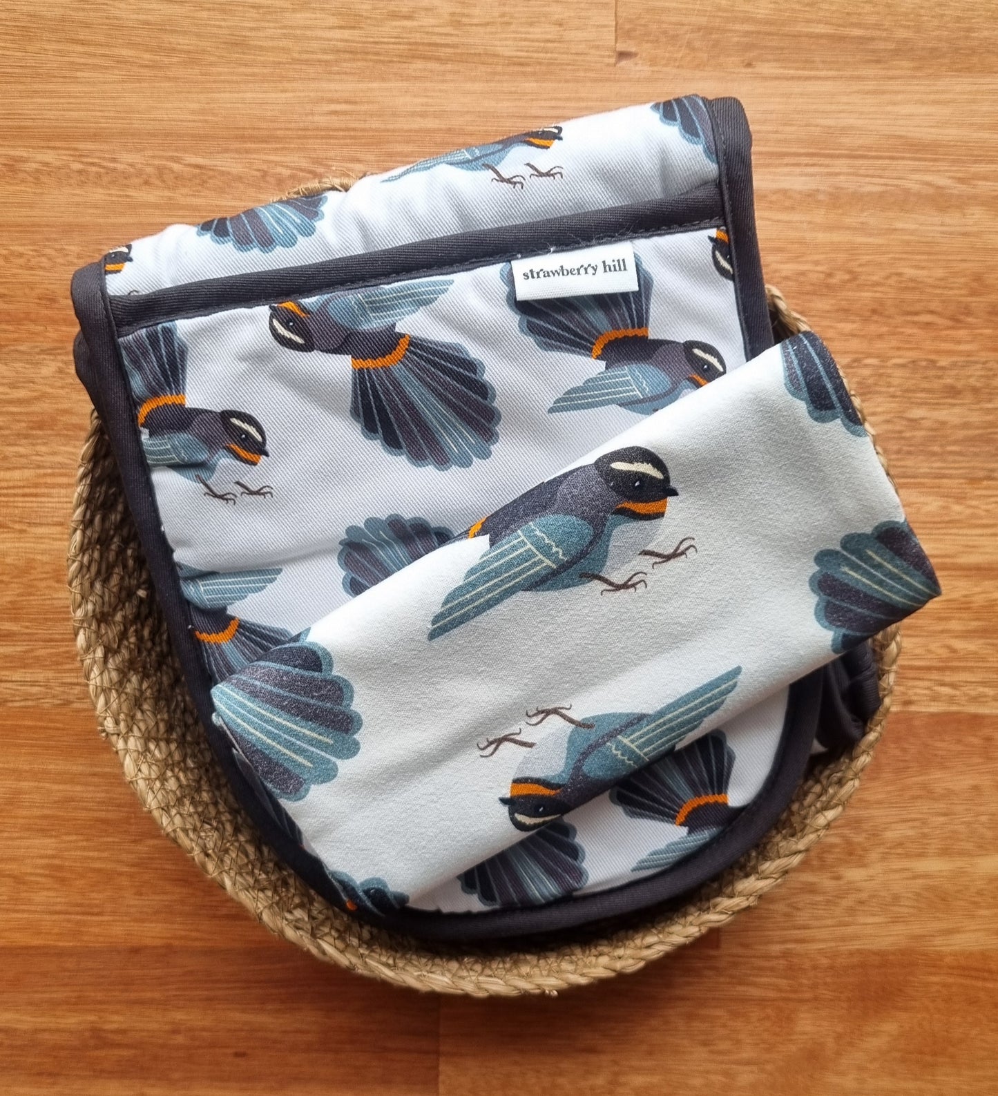 Piwakawaka 2 Piece Kitchen Set