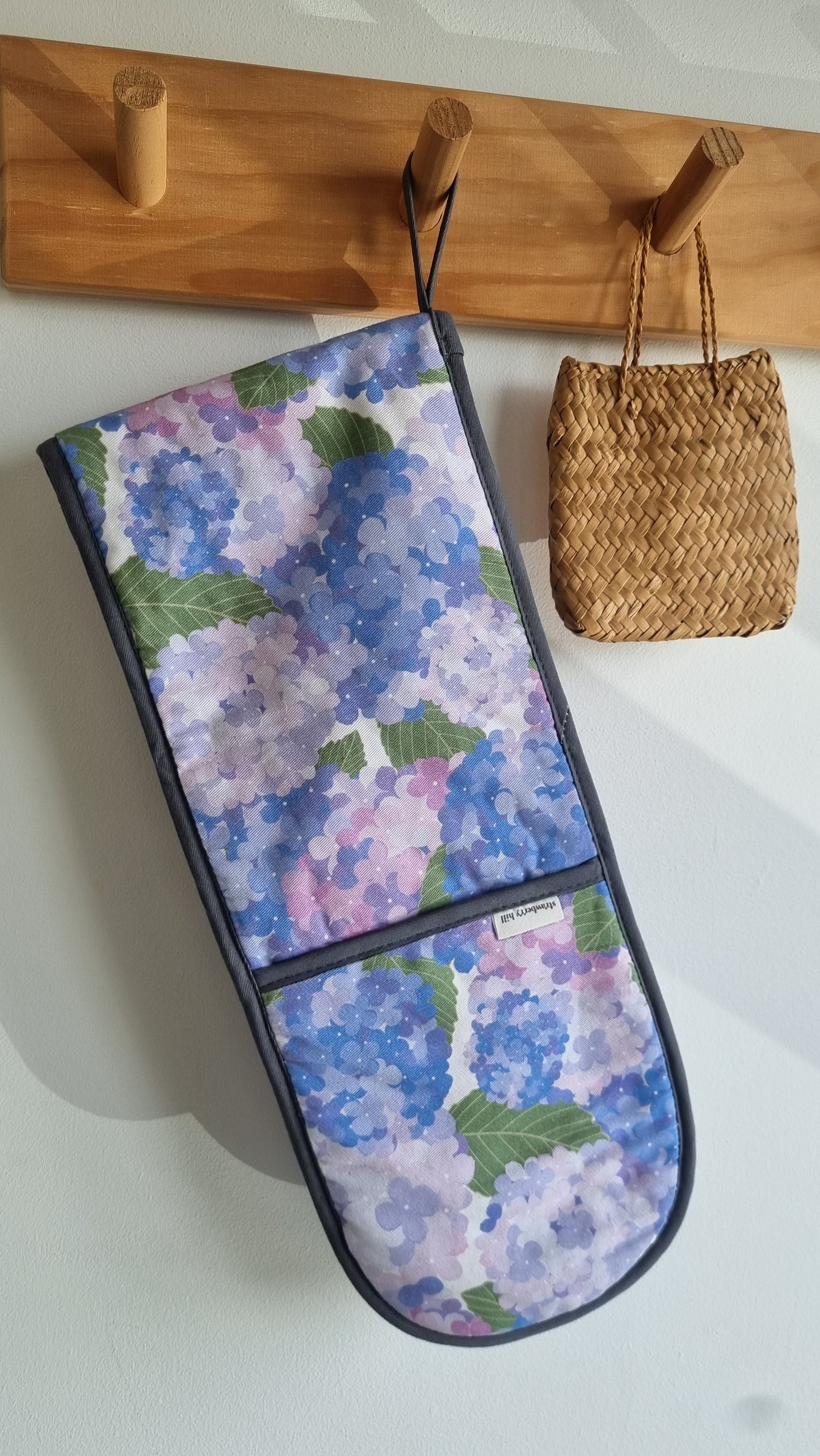 Hydrangea Tea Towel + Oven Glove Set