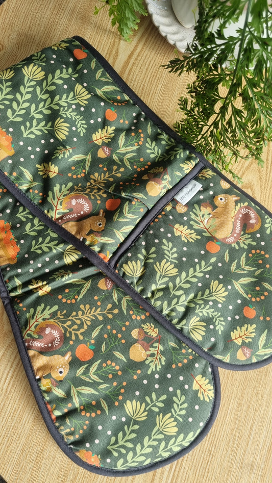 Squirrel Double Oven Glove
