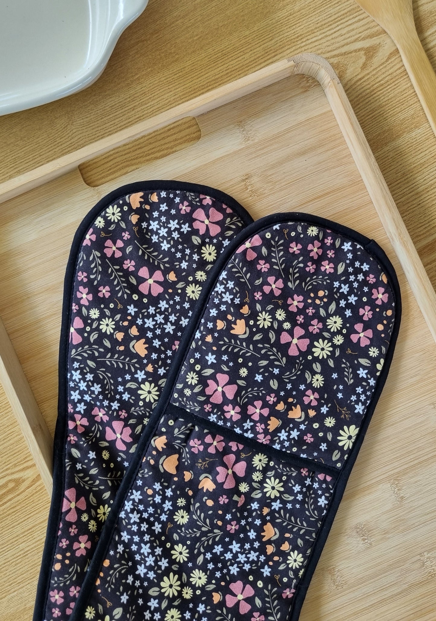 Winter Garden Double Oven Glove